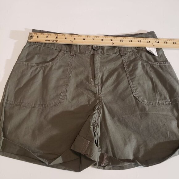 IN Extenso solid cuffed shorts Size 6 NWT - Picture 4 of 8